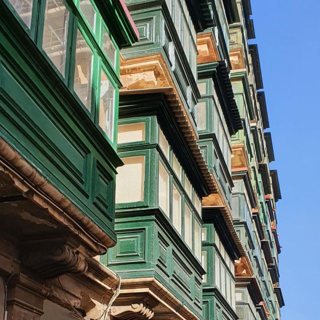 Valletta: Private Maltese Cuisine Walking Tour - Pastizzi, coffee, and chocolates near the city gate