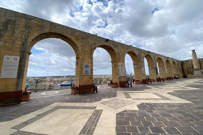 Valletta Private Walking Tour - Lower Barrakka Gardens, memorials, and Valletta’s war story