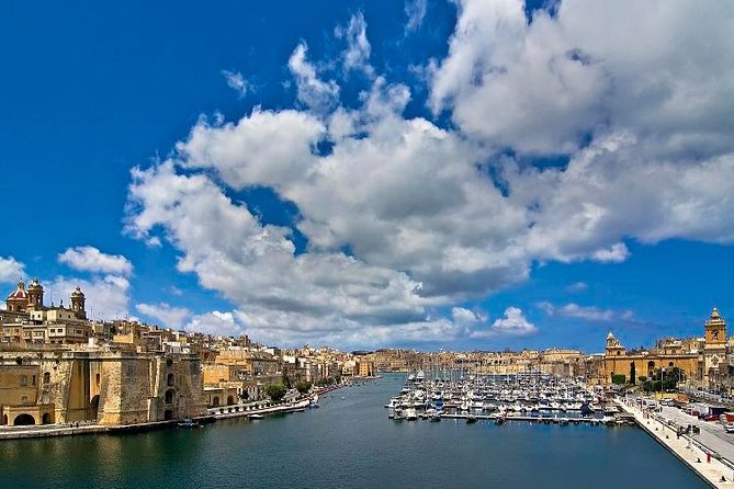 Vittoriosa, Cospicua and Senglea Vintage Bus Tour - Why the vintage bus changes the experience